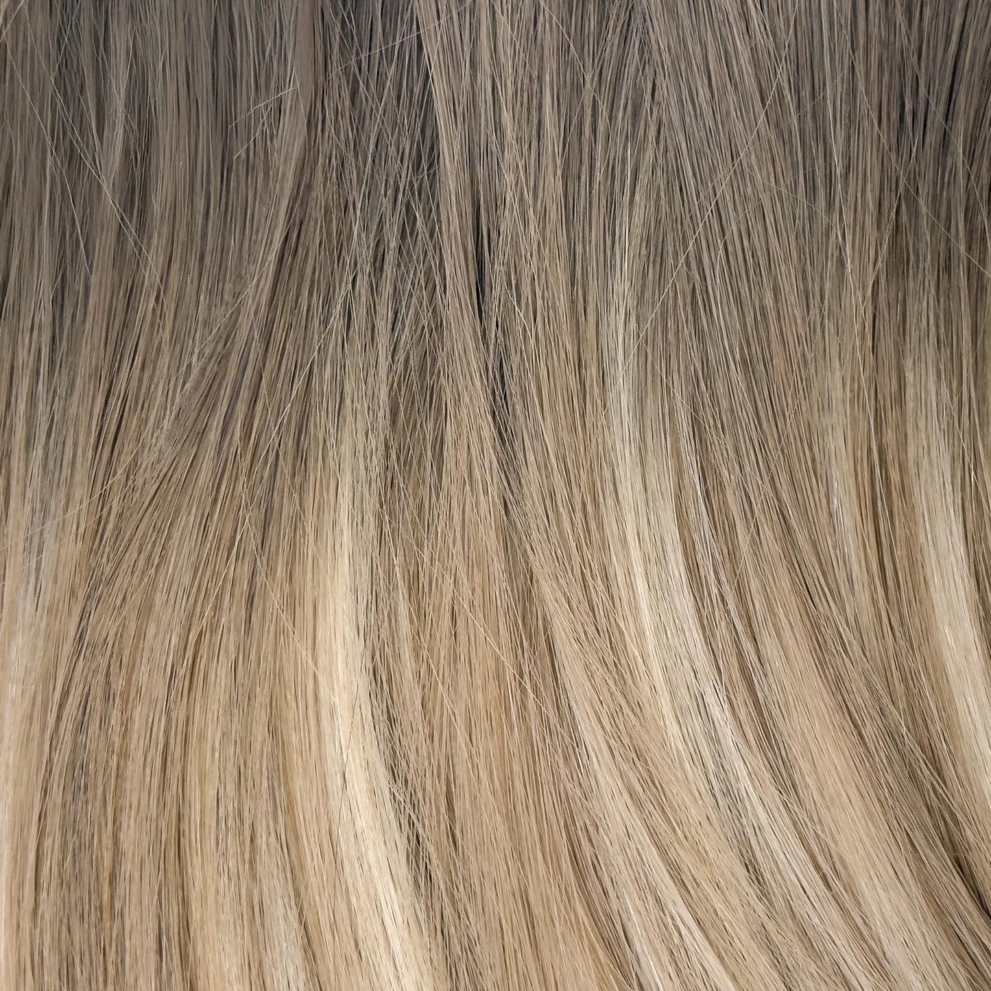 Tape-in Extensions – Farbe: Sugar Cookie