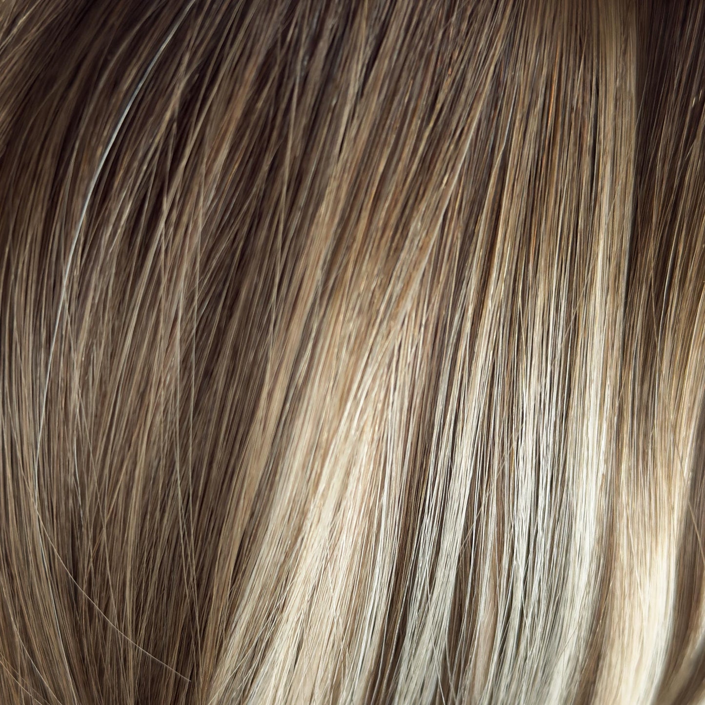 Tape-in Extensions – Farbe: Cookie Dough