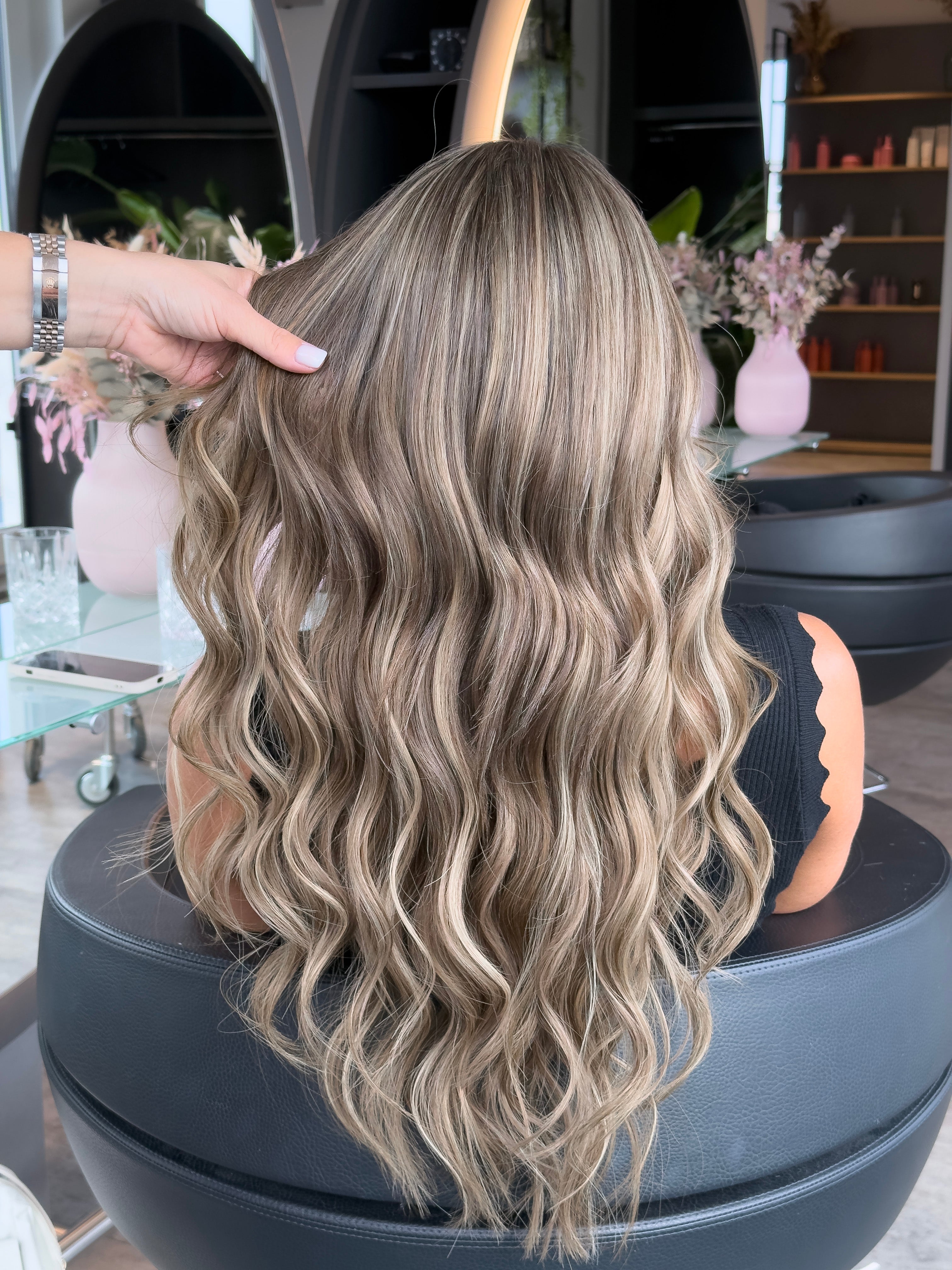 Haarverlängerung mit Almond Macchiato Extensions
